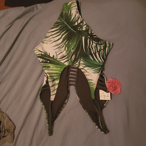 Palm 1 Pce Bathing Suit - Picture 5 of 6